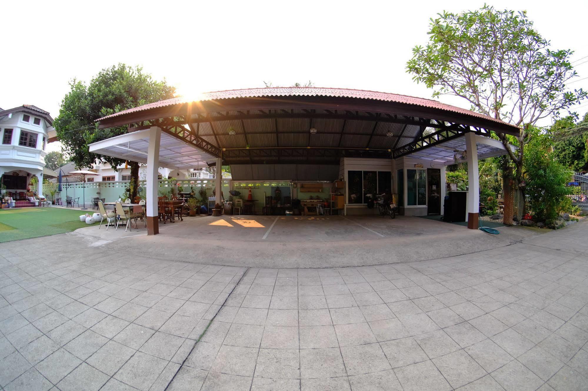 Baan Issara Boutique Hotel Nan Exterior foto